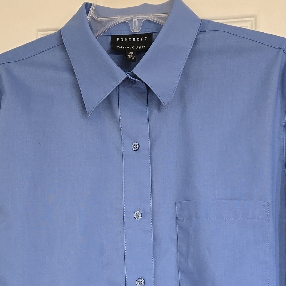 Foxcroft Women's Blue Button Down Top‎ with Pointed Collar and Classic Fit